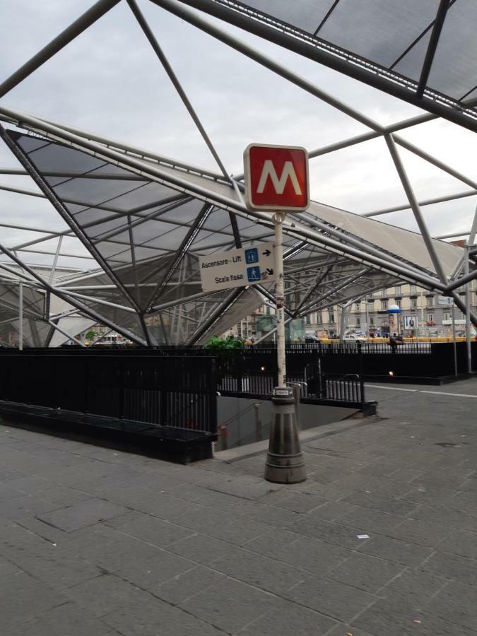 Metropolis Stazione Centrale Νάπολη Εξωτερικό φωτογραφία